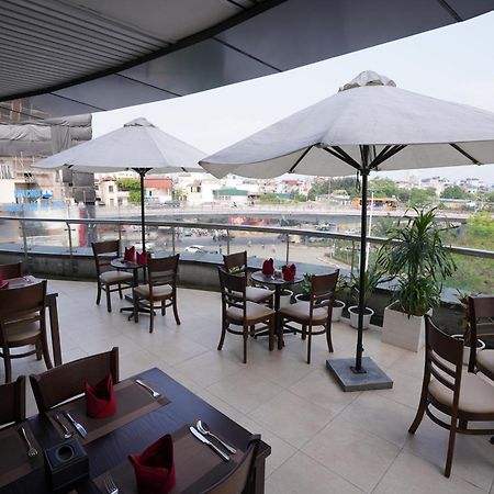 Netland Westlake Legacy Suites Ханой Экстерьер фото