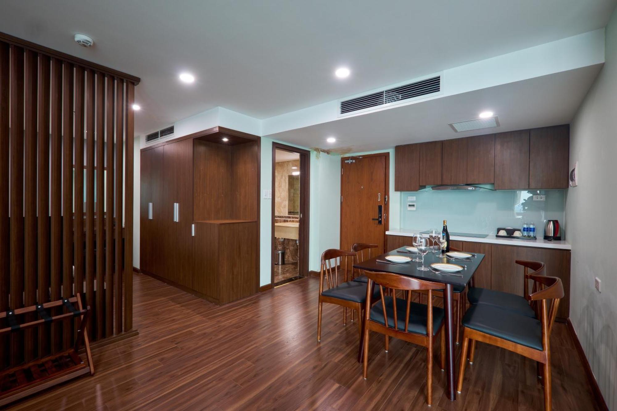 Netland Westlake Legacy Suites Ханой Экстерьер фото